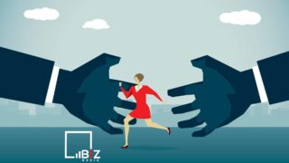 Что делать, если задерживают зарплату или домогаются? Нарушение прав работника