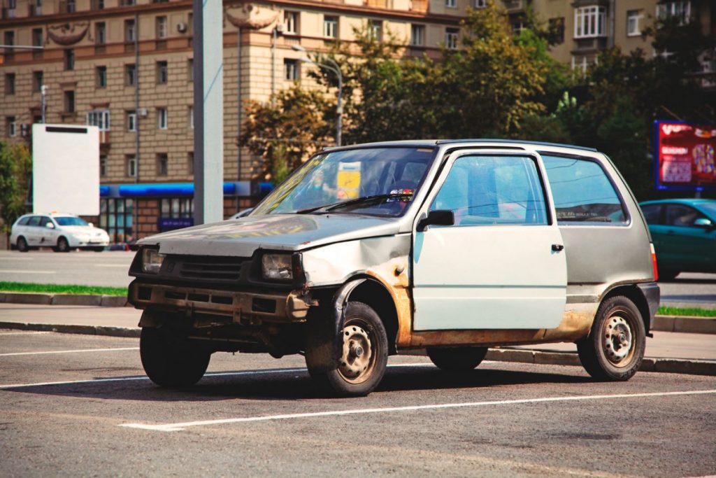 Большинство казахстанцев ездят на старых авто. Bizmedia.kz