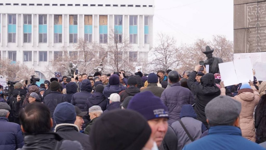 Что происходит в Алматы? На митинг вышли 500 человек. Bizmedia.kz