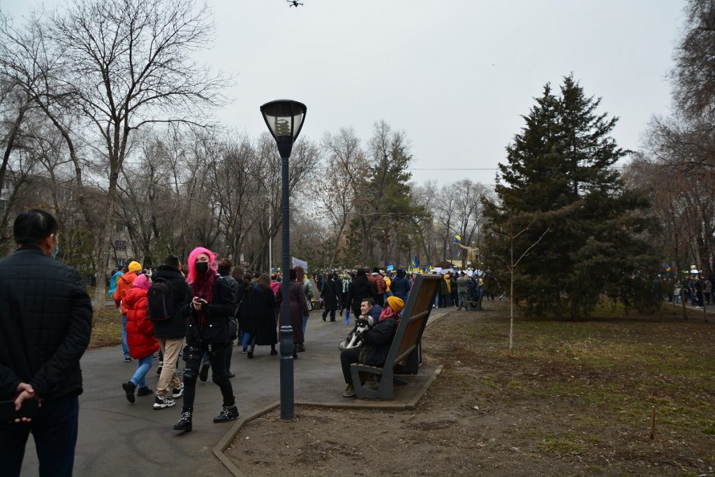 В Алматы 6 марта прошел митинг за «мир». Репортаж. Bizmedia.kz