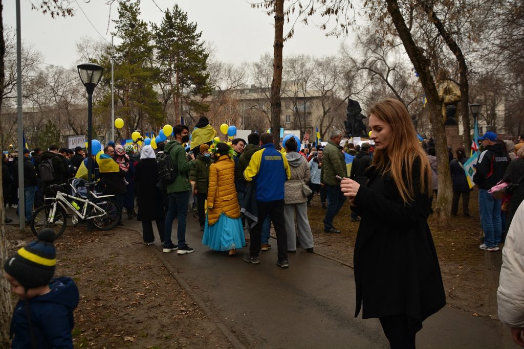 В Алматы 6 марта прошел митинг за «мир». Репортаж. Bizmedia.kz