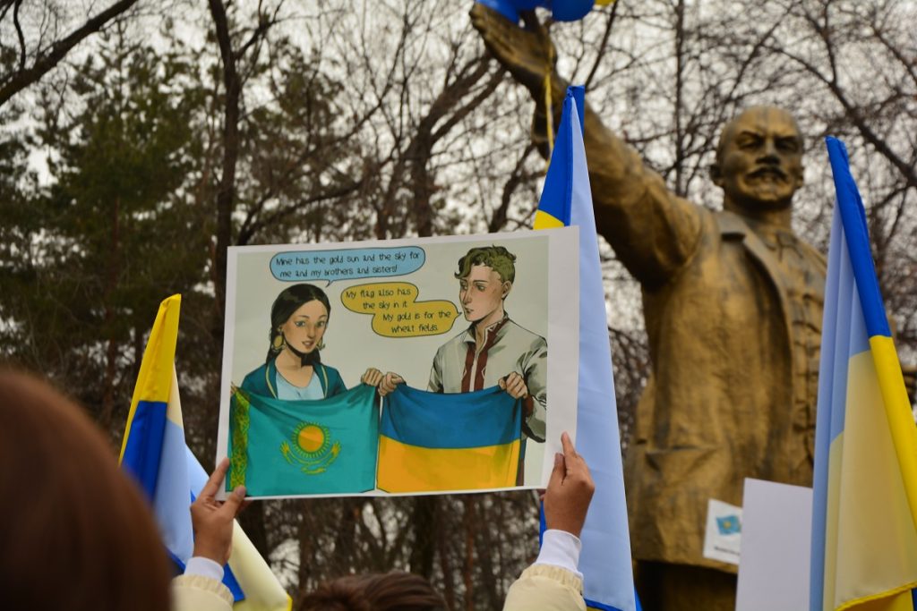 В Алматы 6 марта прошел митинг за «мир». Репортаж. Bizmedia.kz
