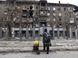 Основные бои идут на Донбассе, Россия перебрасывает войска на восток