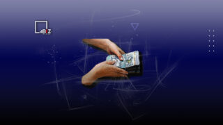 Тенге снижается к доллару и рублю