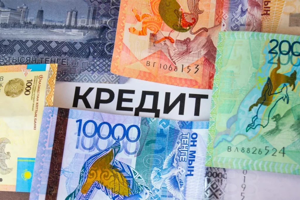 Люди должны банкам 1,6 трлн тенге, доля просроченных платежей выросла до 7,3%