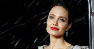 Анджелина Джоли покидает агентство ООН по делам беженцев после более чем 20 лет работы