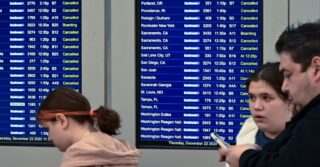 Арктический «бомбовый циклон» угрожает праздничным поездкам миллионов американцев