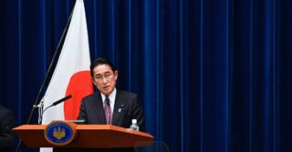 Большинство японцев выступают против повышения налогов для финансирования военной экспансии, сообщает Kyodo