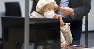 Бывший секретарь концлагеря, 97 лет, осужден за военные преступления нацистов