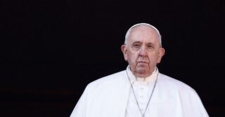 Мир голодает по миру, говорит Папа Франциск в рождественском послании