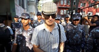 Непальский суд освободит серийного убийцу Чарльза «змея» Собхраджа