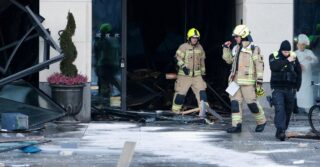 Огромный берлинский аквариум лопнул, высыпав 1500 рыб на дорогу