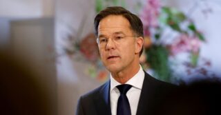 Премьер-министр Нидерландов Рютте извиняется за роль голландского государства в рабстве