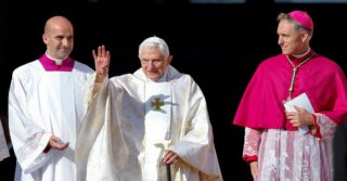 Ритуалы, связанные с кончиной Бенедикта, могут стать образцом для будущих экс-пап