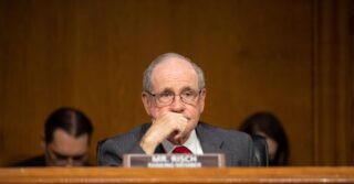 Сенатор требует пересмотра помощи США в области безопасности Нигерии после доклада об абортах