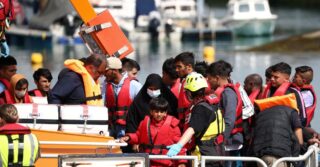 Суд Великобритании вынесет решение о возможности возобновления полетов для депортации в Руанду