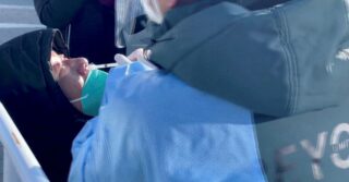 ‘Я не доверяю ей:’ Колебания по поводу вакцины сохраняются даже на фоне роста числа случаев заболевания COVID в Китае