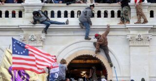 Заключительный доклад комиссии по беспорядкам в Капитолии излагает дело для суда над Трампом