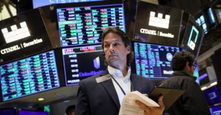 Акции растут, доходность облигаций падает со ставками на ослабление инфляции в США