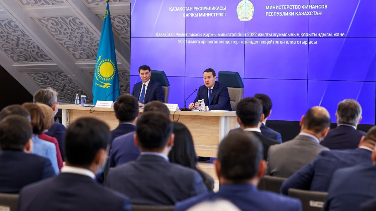 Премьер-министр подчеркнул важность ускорения высвобождения финансовых ресурсов для реального сектора экономики