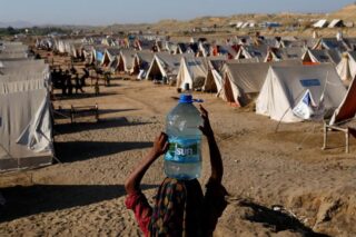 Пакистан запросит $16 млрд на восстановление пострадавшей от наводнения страны на конференции ООН