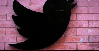 Уволенные работники Twitter попросили отказаться от иска о выходном пособии, постановил судья