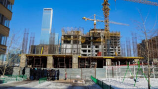 Аким Астаны Касымбек высказался о судьбе 30 долгостроев