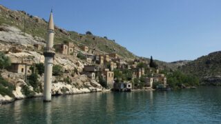 Древний замок Газиантеп, использовавшийся римлянами и византийцами, разрушен в результате землетрясения в Турции