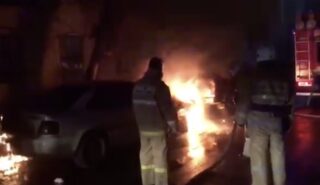 Казахстанский журналист Вадим Борейко заявил, что две машины его оператора взорвали неизвестные люди