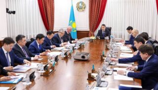 Комиссия по демонополизации экономики Казахстана изучает рынок ГСМ и цены на авиабилеты