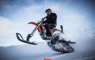 На курорте Оi-Qaragai запустили новый экологичный вид транспорта — сноубайки