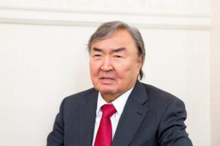 Олжас Сулейменов был избран председателем партии «Народный конгресс Казахстана»