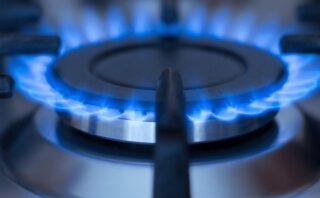 Премьер-министр Смаилов обвинил акиматы в многолетних ожиданиях подключения к газу