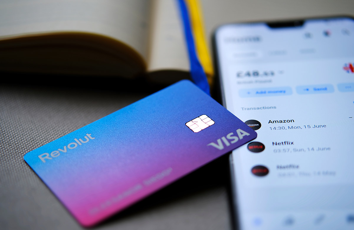 Revolut до сих пор не получил банковскую лицензию в Великобритании. Главные новости на утро 21 февраля 2023 года