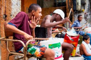 В Бразилии 32 миллиона или 63% детей живут в нищите, говорится в исследовании ЮНИСЕФ