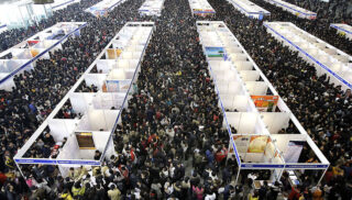 В Китае начинают работу ярмарки вакансий, Пекин надеется, что это сократит безработицу среди молодежи