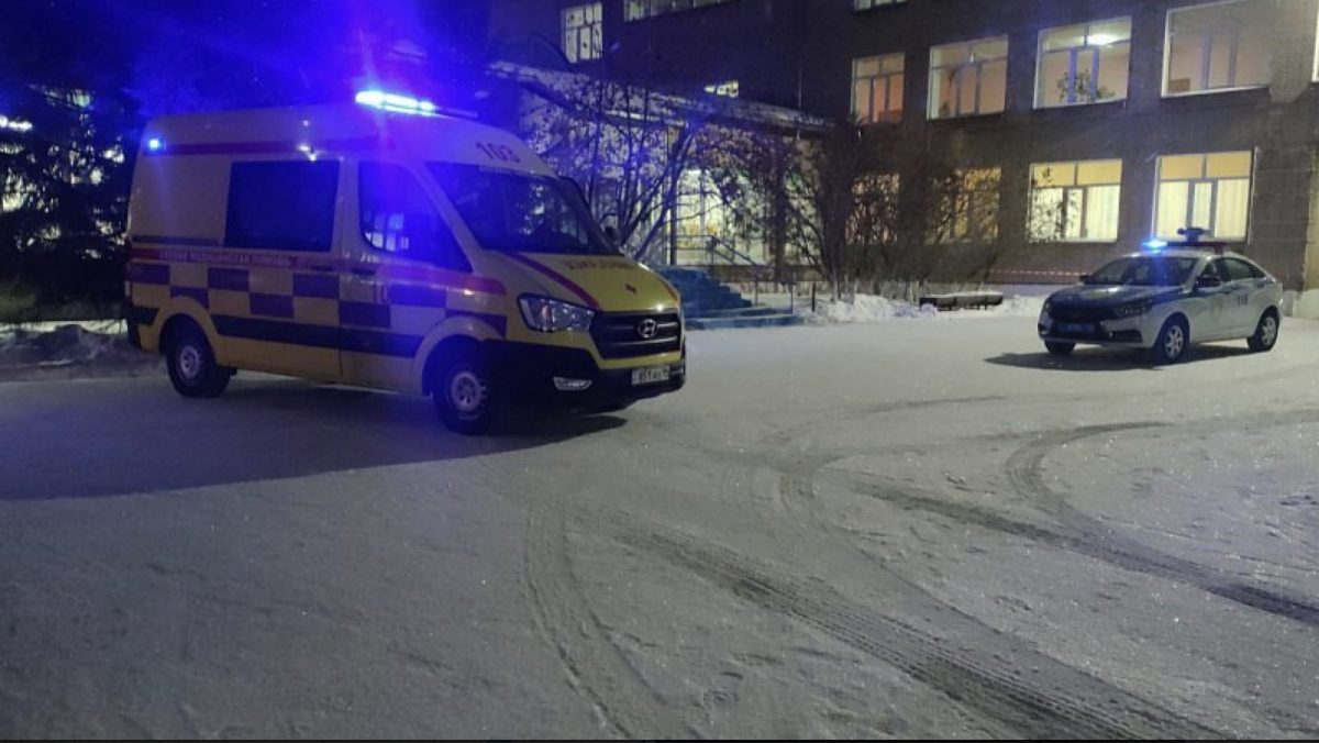 Фото: Pavlodar.news. В школе Петропавловска трое детей были ранены в результате нападения ученика с ножом и топором