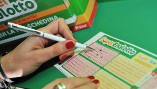 Выигран рекордный джекпот Superenalotto в 371 миллион евро