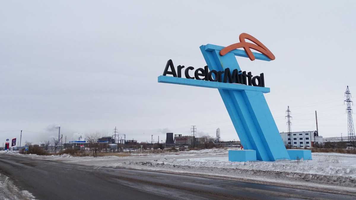 Фото: Спутник Казахстан. Допросить первых лиц компании ArсelorMittal просят спецпрокуроры Казахстана. Важные экономические новости на 17 апреля 2023 года.