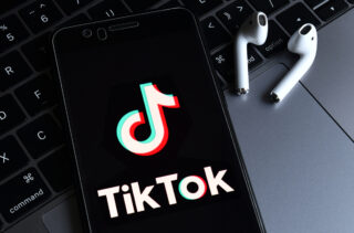 «Допрос» главы TikTok в Конгрессе: как это было, почему в США против и что отвечал гендир