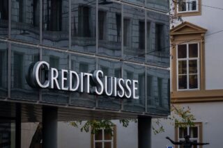 Бывший топ-акционер Credit Suisse продал полную долю в банке