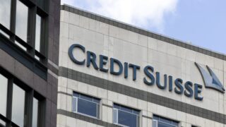 Credit Suisse придержал выпуск годового отчета после звонка в последнюю минуту из SEC