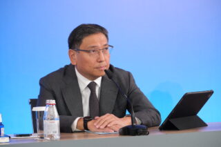 Досаев ответил обеспокоенным алматинцам: Никуда не собираюсь уходить