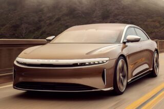 EV-стартап Lucid планирует сократить около 18% своих сотрудников