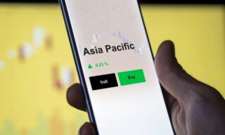 Фондовый пессимизм охватил Азию: индексы снизились в связи с кризисом доверия к банкам