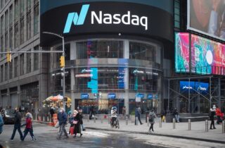 Фьючерсы на фондовые индексы США снижаются из-за неспокойной ситуации в банковском секторе и решения ФРС