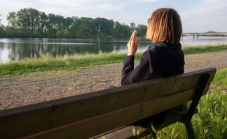 Курение будет запрещено в общественных местах под открытым небом в Италии