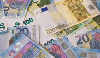 Курс евро растет по отношению к доллару перед выходом данных о потребительских ценах в Германии