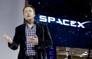 Маск опровергает новости о планируемых инвестициях арабских фондов в компанию Space X