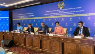 Международные наблюдатели отмечают активное участие молодежи и отсутствие существенных нарушений